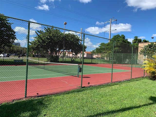 5201 Geneva Way 304, Doral, FL 33166