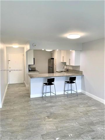 5201 Geneva Way 304, Doral, FL 33166