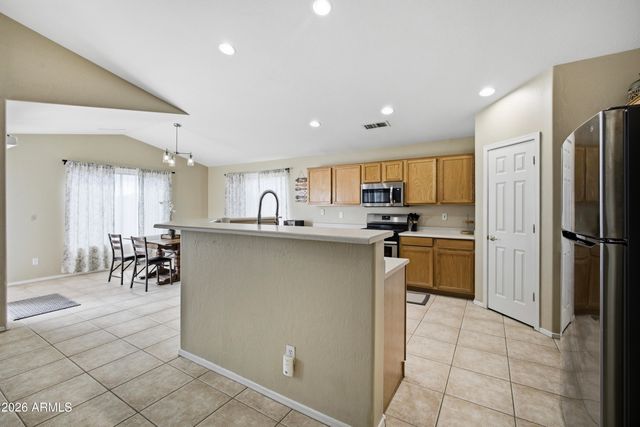 8637 W APACHE Street, Tolleson, AZ 85353