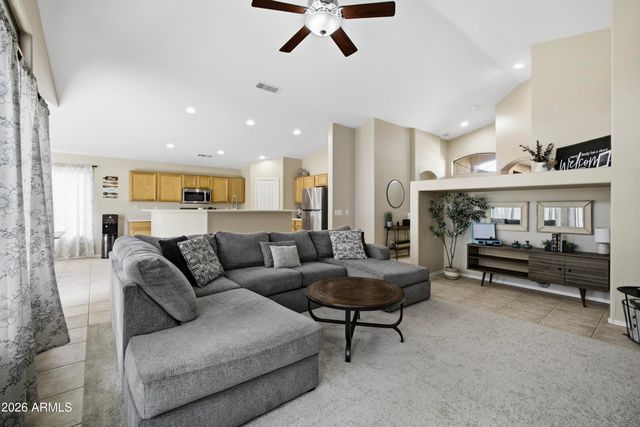 8637 W APACHE Street, Tolleson, AZ 85353