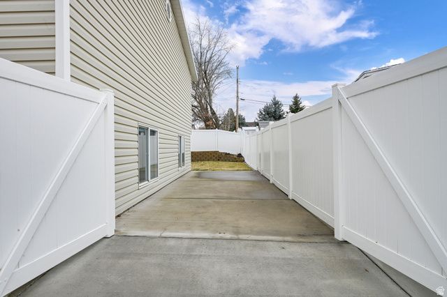 209 W 5200 S, Washington Terrace, UT 84405