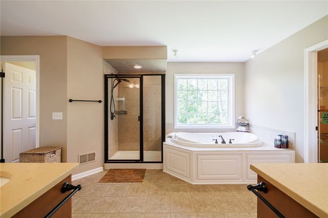 9 Harvest Glen, Pittsford, NY 14534