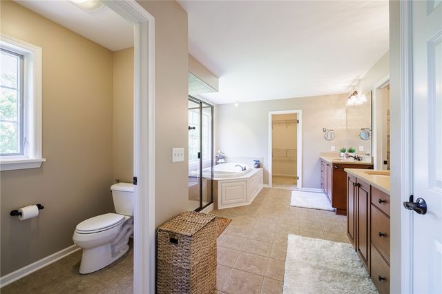 9 Harvest Glen, Pittsford, NY 14534