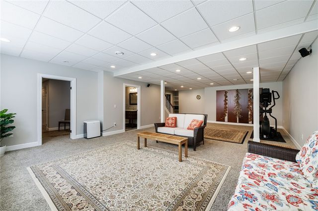 9 Harvest Glen, Pittsford, NY 14534