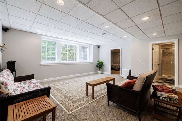 9 Harvest Glen, Pittsford, NY 14534