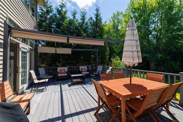 9 Harvest Glen, Pittsford, NY 14534