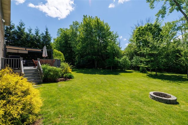 9 Harvest Glen, Pittsford, NY 14534