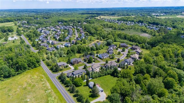 9 Harvest Glen, Pittsford, NY 14534
