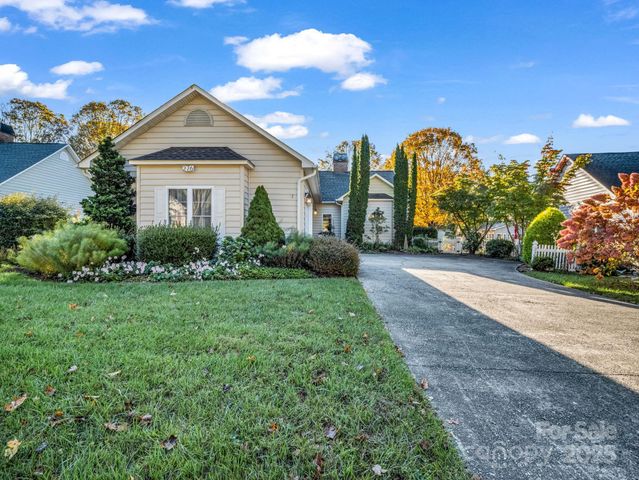 276 Cambridge Drive, Brevard, NC 28712