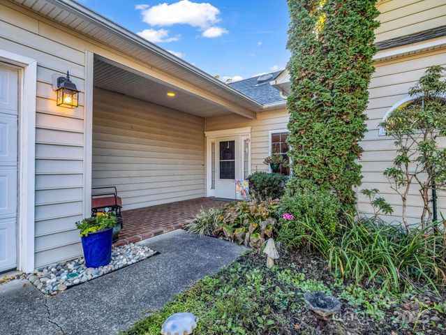 276 Cambridge Drive, Brevard, NC 28712