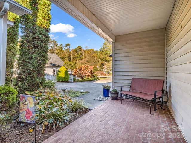 276 Cambridge Drive, Brevard, NC 28712