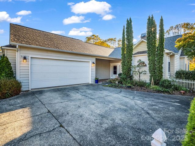 276 Cambridge Drive, Brevard, NC 28712