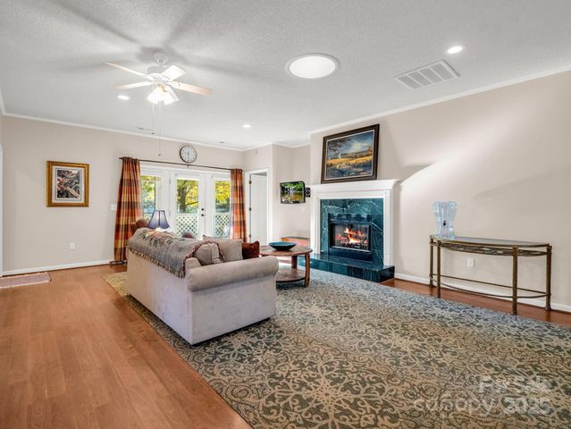 276 Cambridge Drive, Brevard, NC 28712