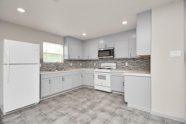 109 N 3rd St, South Houston, TX 77587