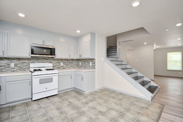 109 N 3rd St, South Houston, TX 77587