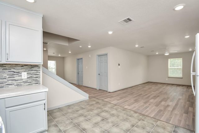 109 N 3rd St, South Houston, TX 77587