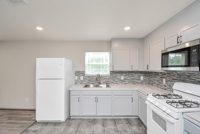 109 N 3rd St, South Houston, TX 77587