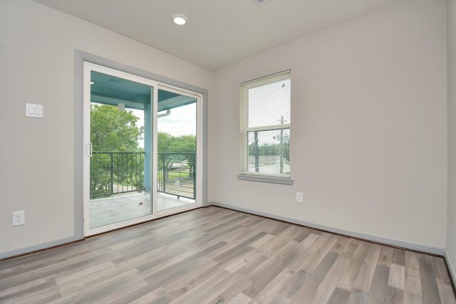 109 N 3rd St, South Houston, TX 77587