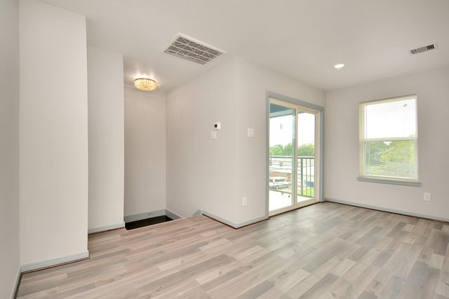 109 N 3rd St, South Houston, TX 77587