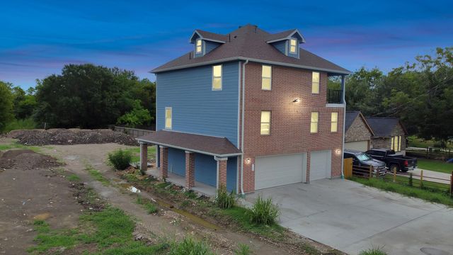 109 N 3rd St, South Houston, TX 77587