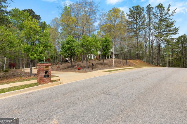 102 Canterbury Drive, Lagrange, GA 30241