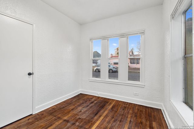 1630 W Rosewood Ave Apt B, San Antonio, TX 78201