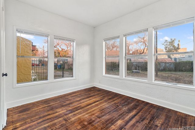 1630 W Rosewood Ave Apt B, San Antonio, TX 78201