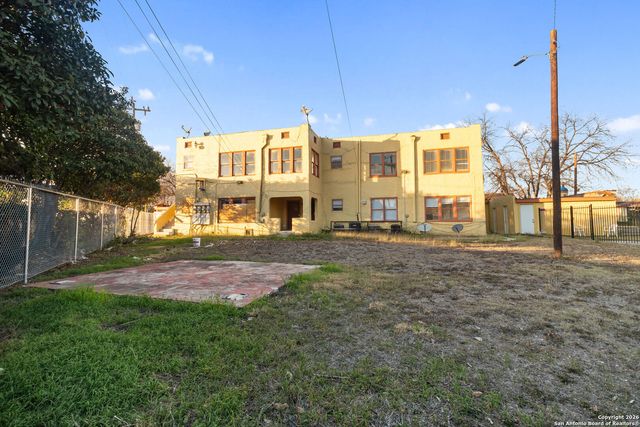 1630 W Rosewood Ave Apt B, San Antonio, TX 78201