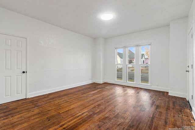 1630 W Rosewood Ave Apt B, San Antonio, TX 78201