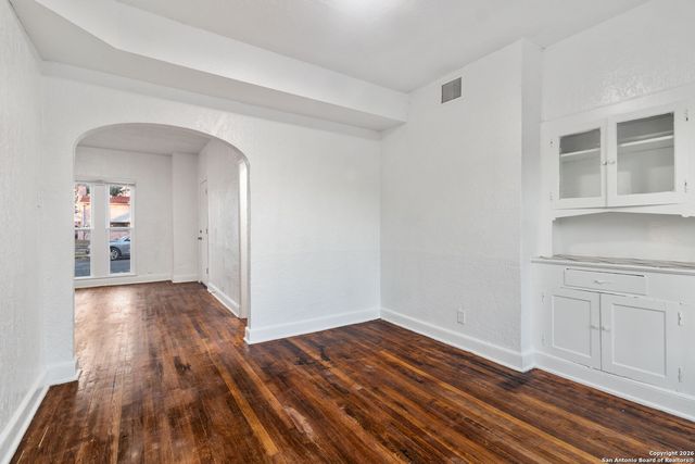 1630 W Rosewood Ave Apt B, San Antonio, TX 78201