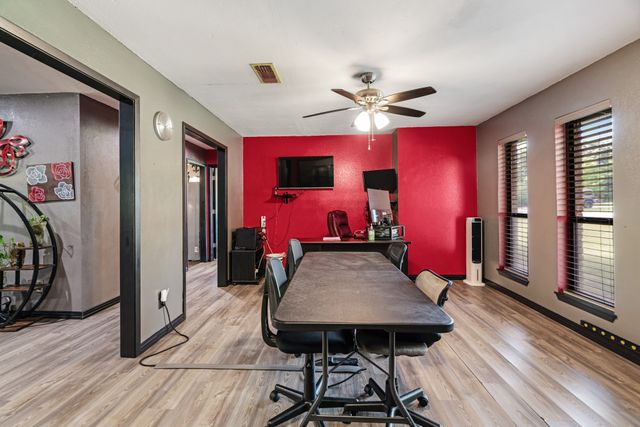 206 County Road 43340, Paris, TX 75462