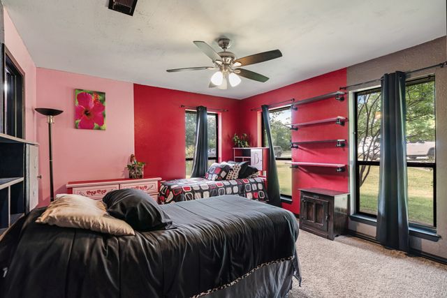 206 County Road 43340, Paris, TX 75462