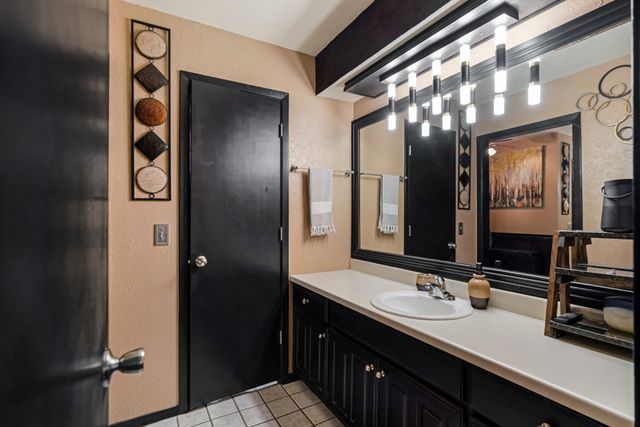 206 County Road 43340, Paris, TX 75462