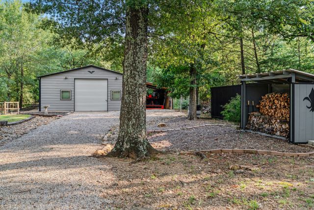 206 County Road 43340, Paris, TX 75462