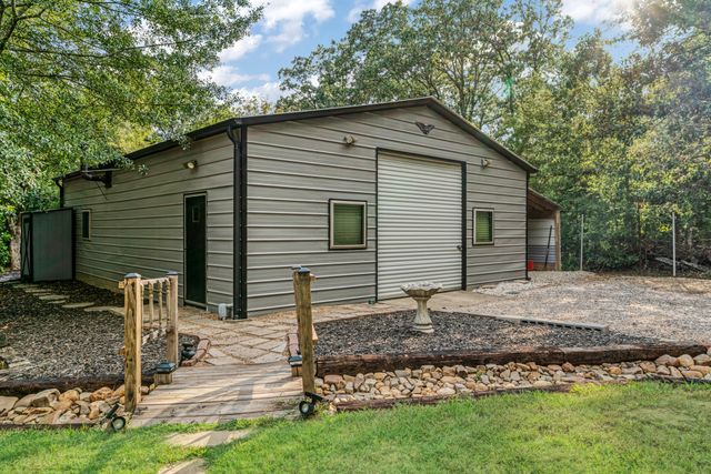 206 County Road 43340, Paris, TX 75462