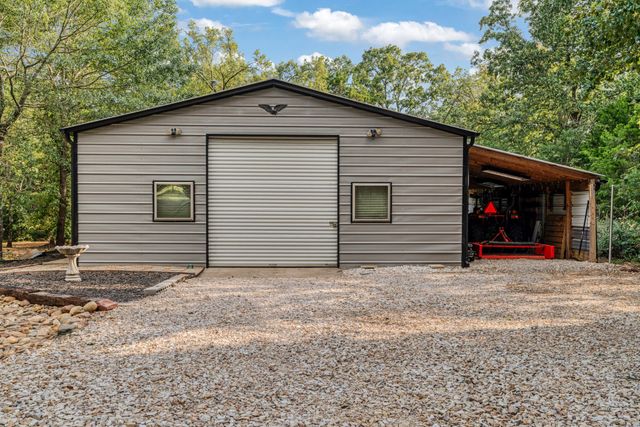 206 County Road 43340, Paris, TX 75462