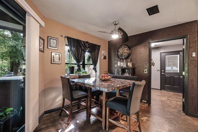 206 County Road 43340, Paris, TX 75462