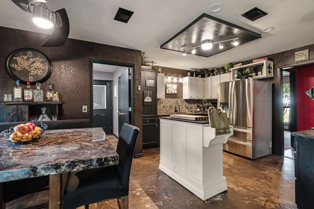 206 County Road 43340, Paris, TX 75462