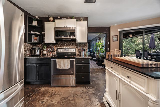 206 County Road 43340, Paris, TX 75462