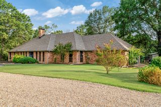 206 County Road 43340, Paris, TX 75462