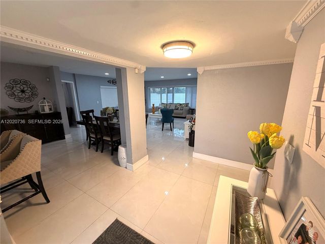 661 SW 67th Avenue, Pembroke Pines, FL 33023