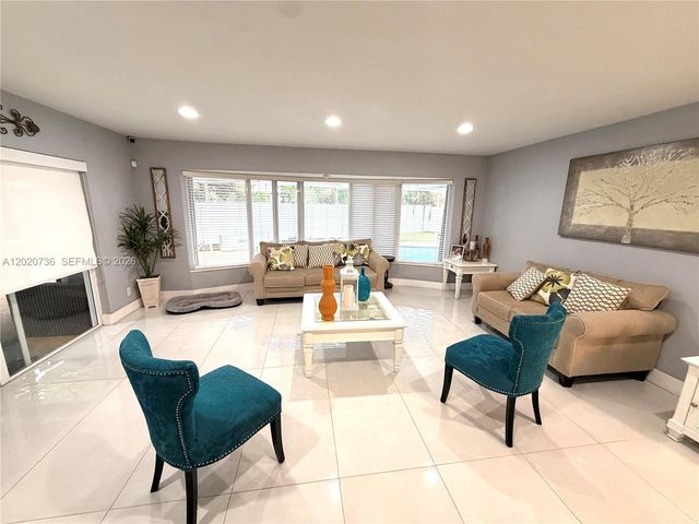 661 SW 67th Avenue, Pembroke Pines, FL 33023