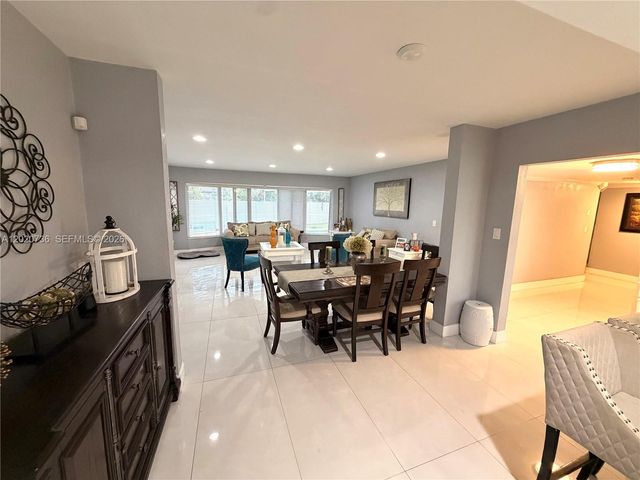 661 SW 67th Avenue, Pembroke Pines, FL 33023