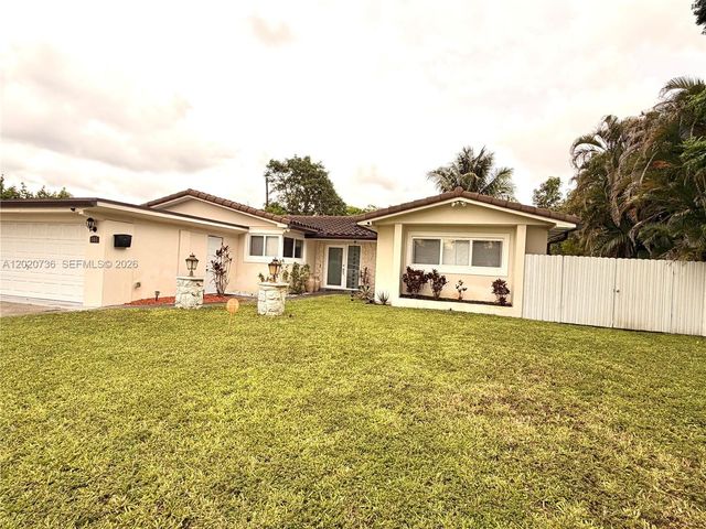 661 SW 67th Avenue, Pembroke Pines, FL 33023