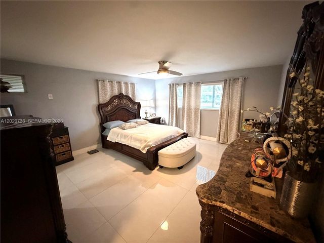 661 SW 67th Avenue, Pembroke Pines, FL 33023