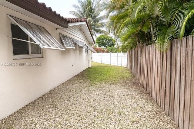 661 SW 67th Avenue, Pembroke Pines, FL 33023