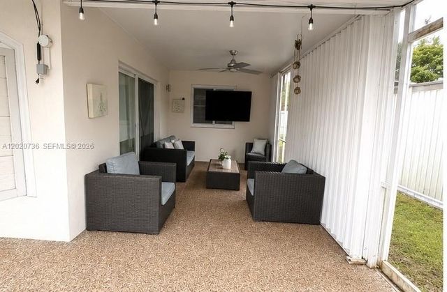 661 SW 67th Avenue, Pembroke Pines, FL 33023