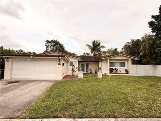 661 SW 67th Avenue, Pembroke Pines, FL 33023