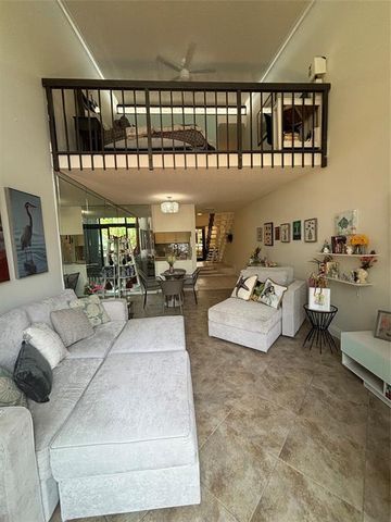 3589 S Ocean Boulevard 10, South Palm Beach, FL 33480