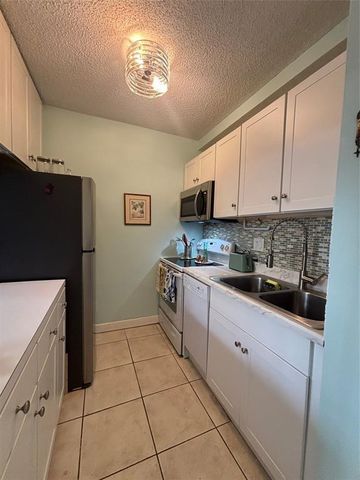 3589 S Ocean Boulevard 10, South Palm Beach, FL 33480